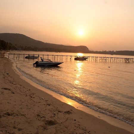Marina Residence Strand Bang Rak Exterior foto
