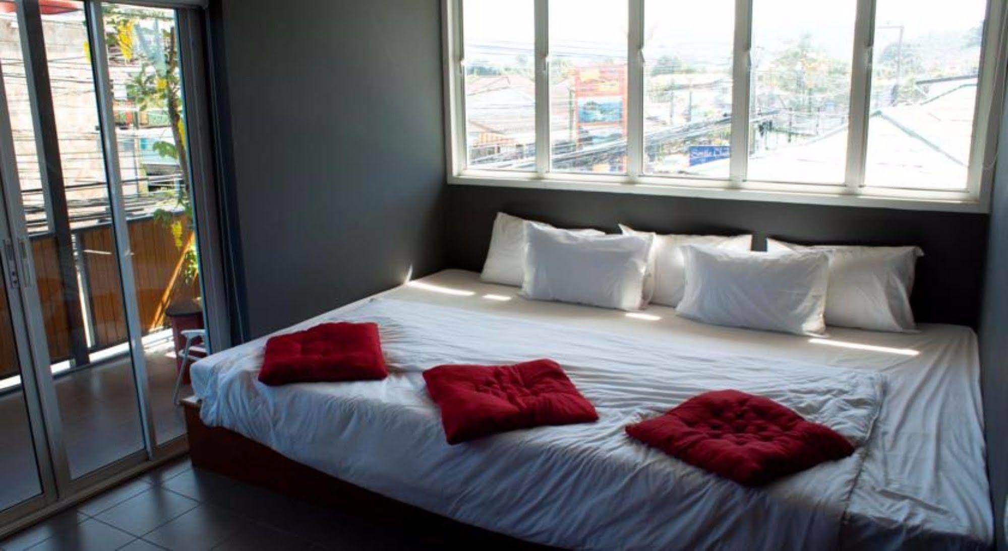 Marina Residence Strand Bang Rak Exterior foto