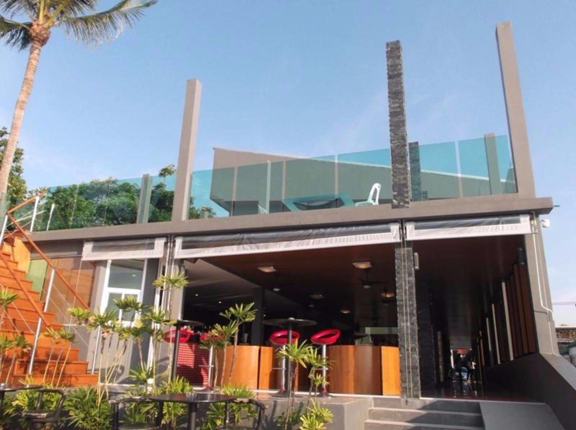 Marina Residence Strand Bang Rak Exterior foto